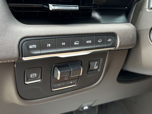 Used 2023 Cadillac Escalade Sport w/ LPO, ONYX Package AWD/4WD image 13
