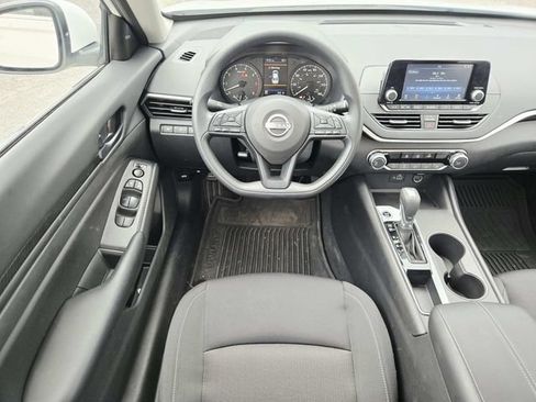 Used 2023 Nissan Altima 2.5 S FWD image 7