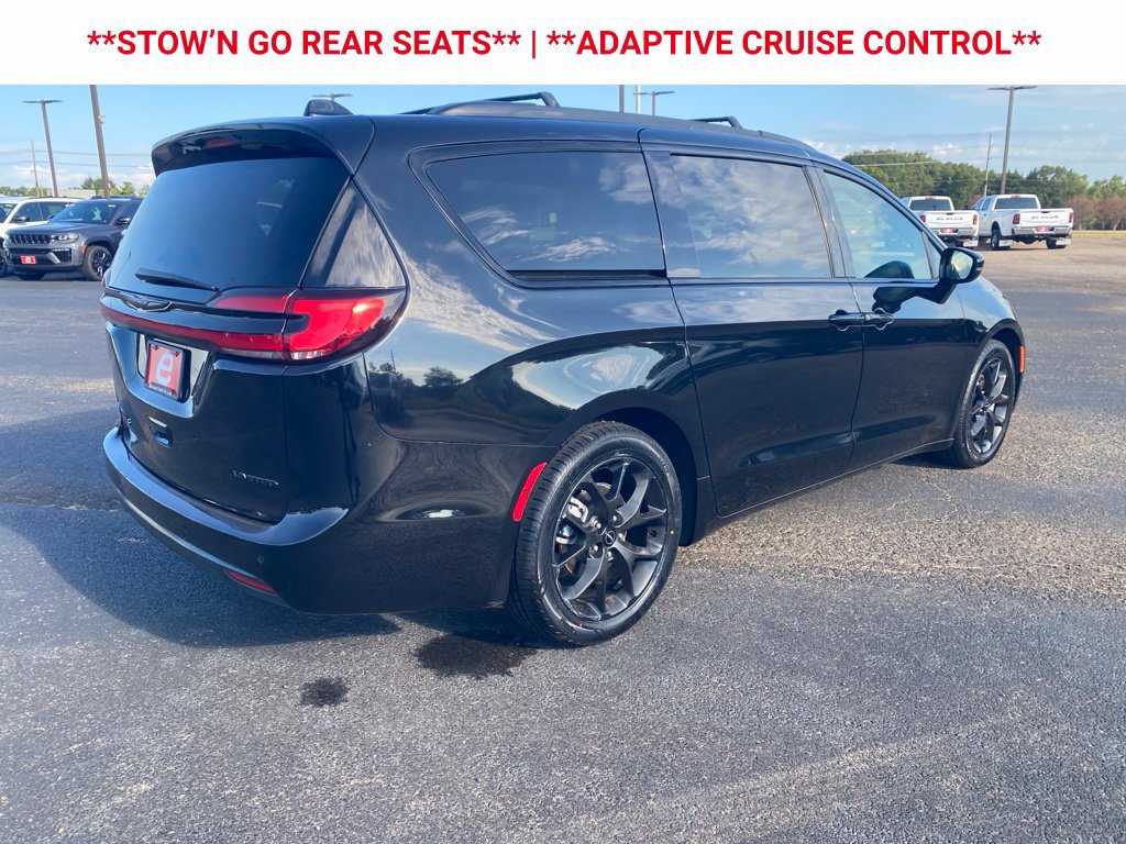 Used 2025 Chrysler Pacifica Limited FWD image 9