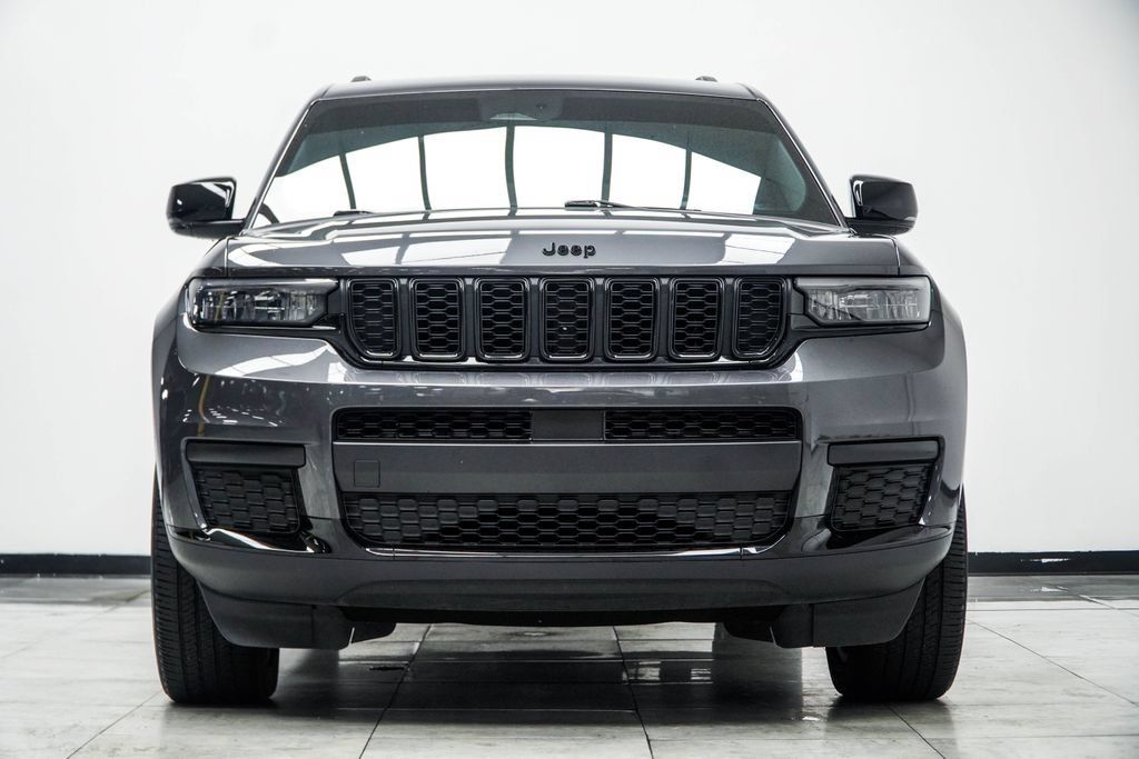 Used 2023 Jeep Grand Cherokee L Laredo AWD/4WD image 9