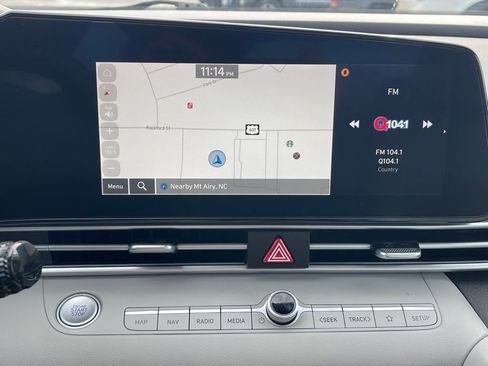 Used 2023 Hyundai Elantra Limited image 10