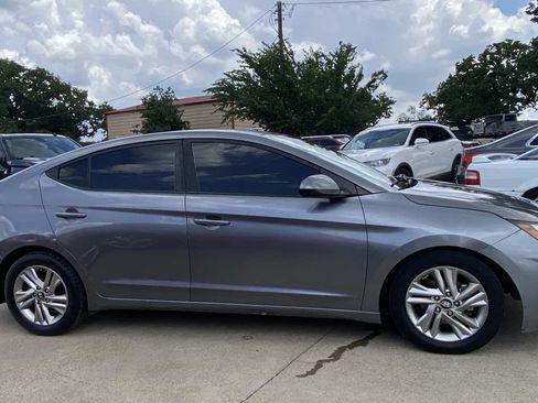 Used 2019 Hyundai Elantra SEL w/ Cargo Package FWD image 5