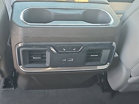 Used 2024 GMC Sierra 2500 SLT w/ SLT Premium Package image 15