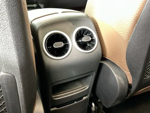 Used 2026 Mercedes-Benz GLB 250 4MATIC image 24