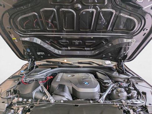 Used 2025 BMW 530i xDrive w/ Premium Package image 17