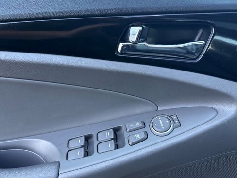 Used 2011 Hyundai Sonata Limited FWD image 11