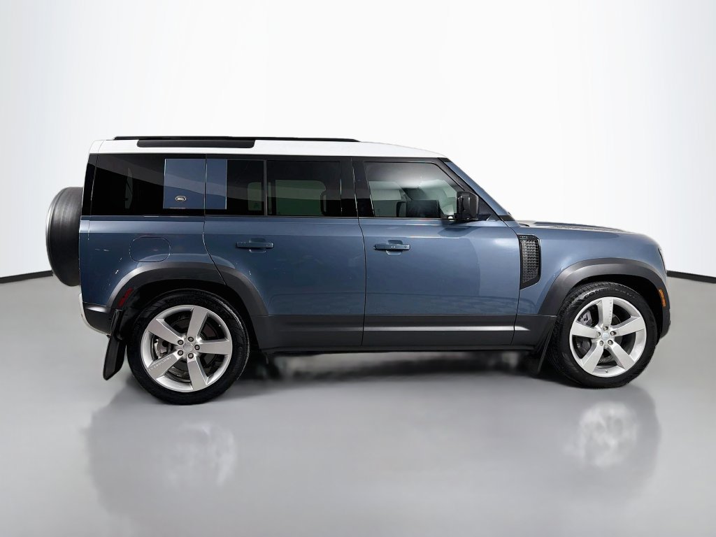 Used 2021 Land Rover Defender 110 SE AWD/4WD image 4