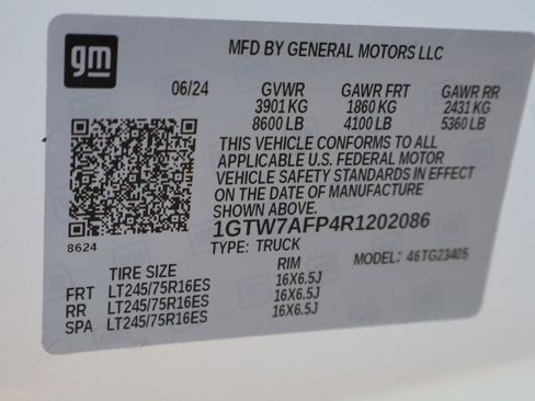 Used 2024 GMC Savana 2500 w/ Driver Convenience Package image 33