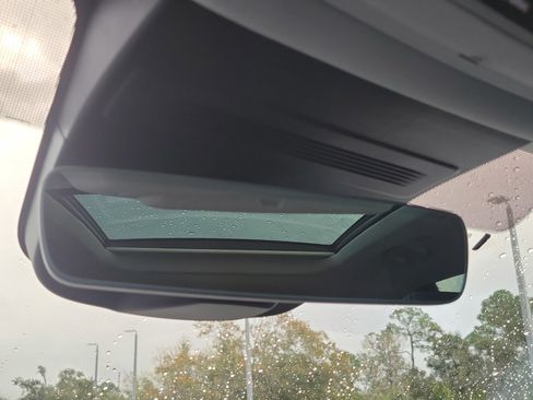 Used 2025 Lincoln Nautilus Reserve image 26