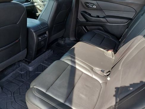Used 2023 Chevrolet Traverse LT w/ Rear Camera Mirror Package image 10