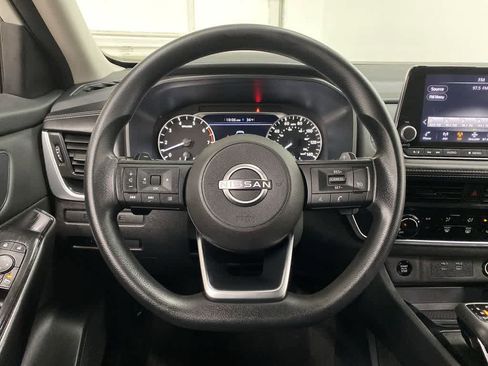 Used 2024 Nissan Rogue S image 19