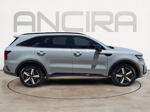 Used 2023 Kia Sorento EX w/ Panoramic Sunroof Package FWD image 11