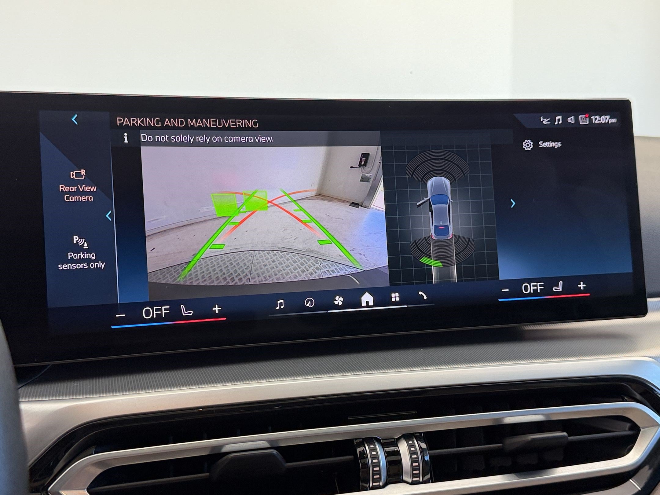 Certified 2024 BMW i4 eDrive35 w/ Premium Package RWD image 21