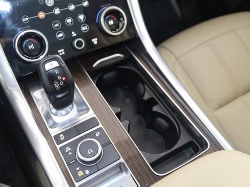 Used 2020 Land Rover Range Rover Sport SE image 29