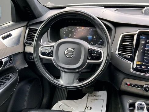 Used 2020 Volvo XC90 T8 Inscription image 5