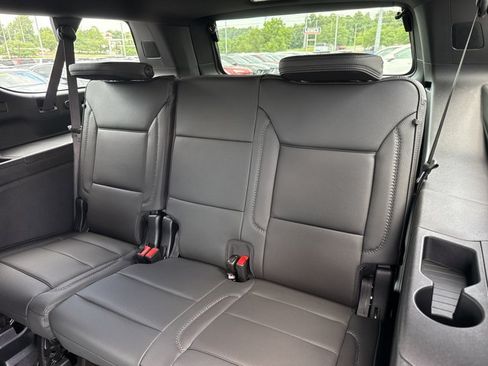 New 2026 GMC Yukon XL Denali w/ Denali Reserve Package AWD/4WD image 7