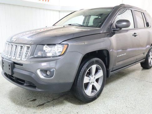 Used 2017 Jeep Compass High Altitude FWD image 2