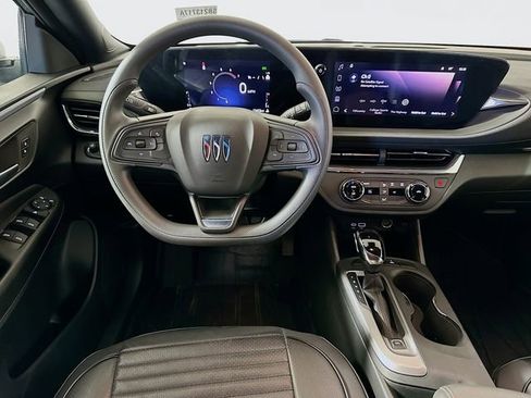 Used 2025 Buick Envista Preferred image 22