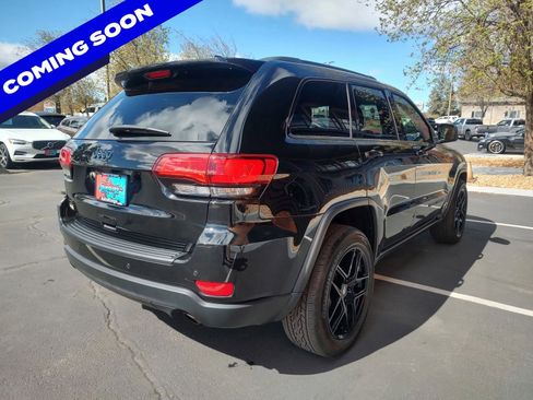 Used 2018 Jeep Grand Cherokee Laredo image 5
