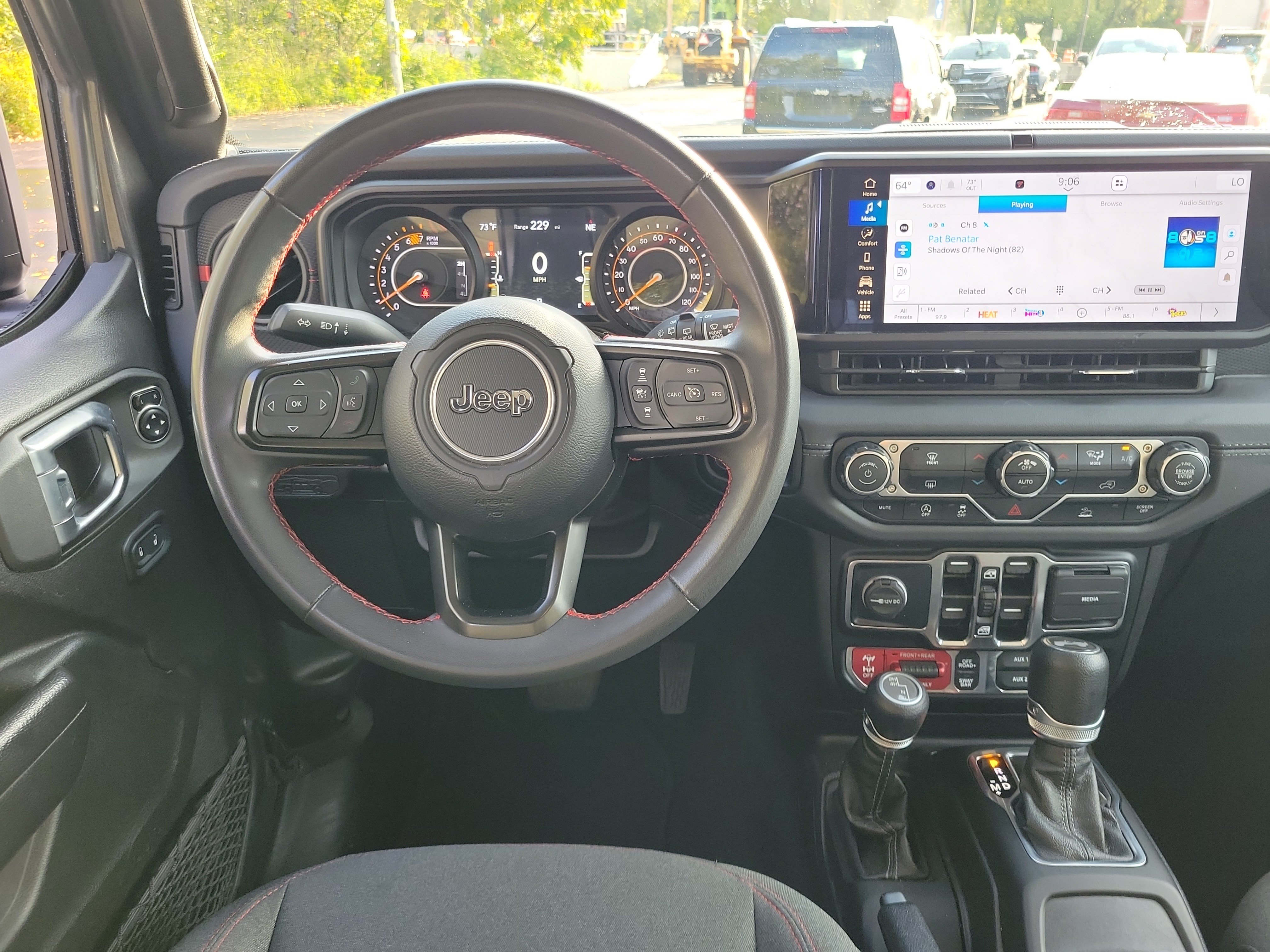 Used 2024 Jeep Wrangler Unlimited Rubicon AWD/4WD image 10
