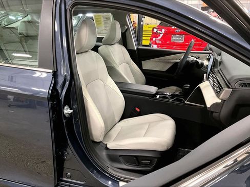 Used 2026 Toyota Camry XLE image 9