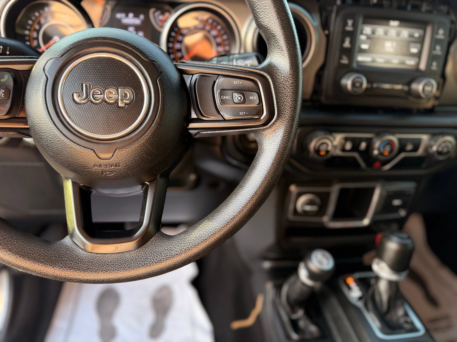 Used 2018 Jeep Wrangler Unlimited Sport AWD/4WD image 19