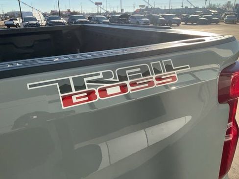 Used 2024 Chevrolet Silverado 1500 LT Trail Boss w/ Convenience Package II image 28