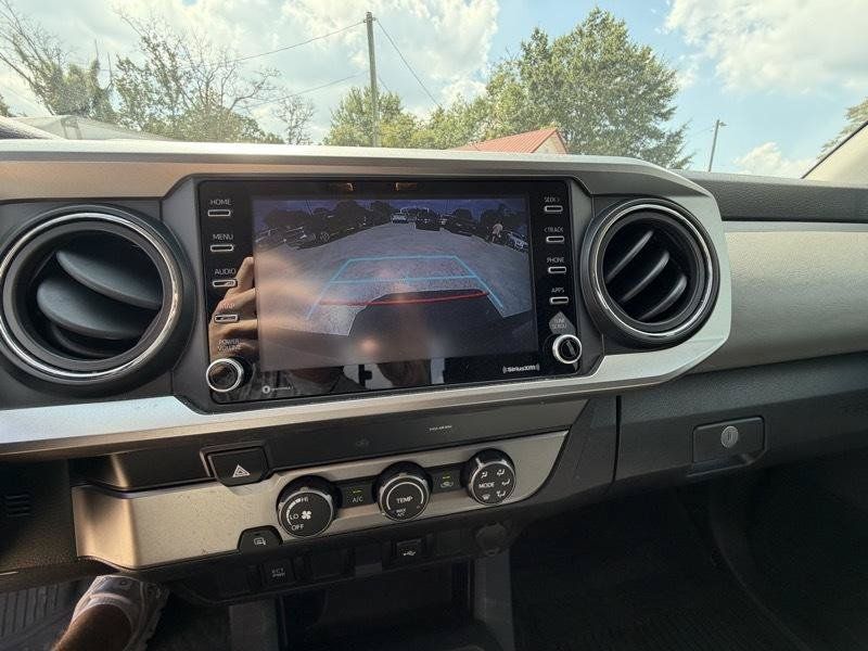 Used 2022 Toyota Tacoma SR5 RWD image 18
