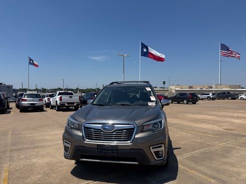 Used 2019 Subaru Forester Touring AWD/4WD image 5