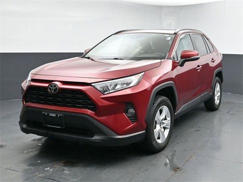 Used 2021 Toyota RAV4 XLE w/ Convenience Package image 7