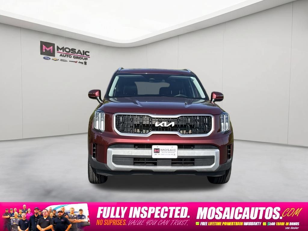 Used 2023 Kia Telluride EX w/ EX Captain's Chair Package AWD/4WD image 2
