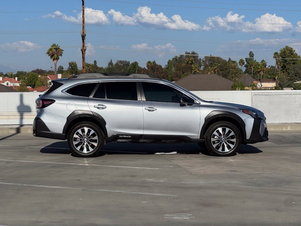 Certified 2025 Subaru Outback Limited AWD/4WD image 31