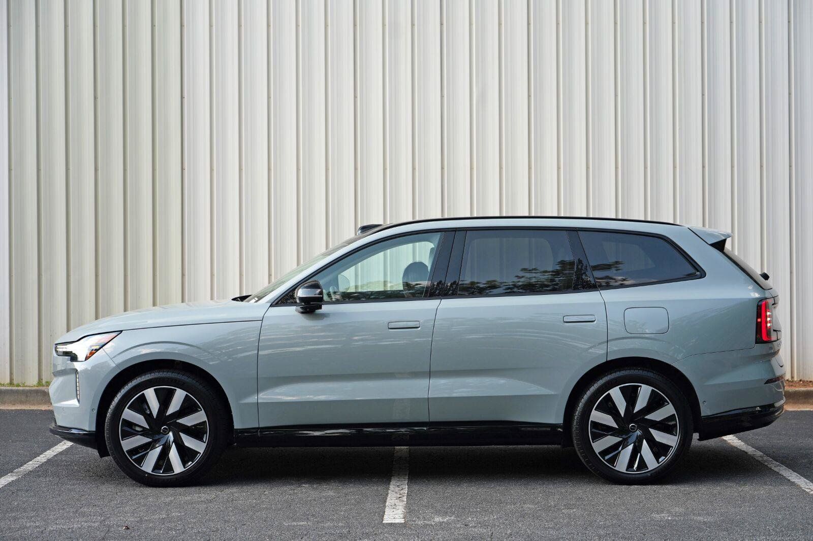 Used 2025 Volvo EX90 Ultra AWD/4WD image 49