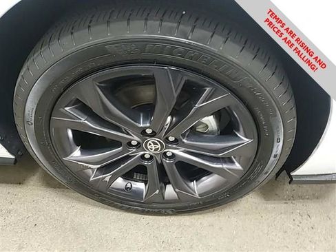 Used 2025 Toyota Sienna XSE image 20