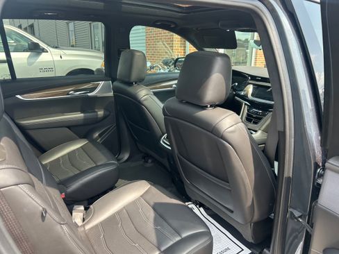 Used 2021 Cadillac XT6 Premium Luxury w/ Platinum Package AWD/4WD image 12