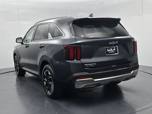 Certified 2024 Kia Sorento S FWD image 6