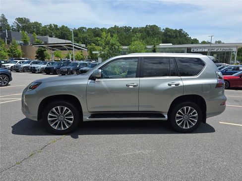 Used 2021 Lexus GX 460 Luxury w/ Accessory Package AWD/4WD image 6