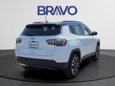 Used 2024 Jeep Compass Limited AWD/4WD image 4