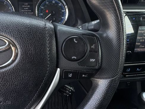Used 2017 Toyota Corolla LE FWD image 21