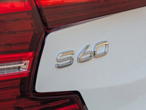 Used 2024 Volvo S60 B5 Core image 33