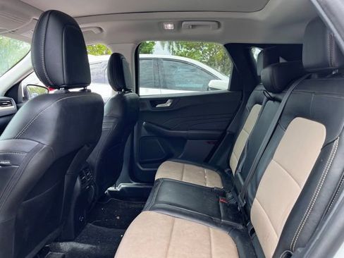 Used 2021 Ford Escape Titanium w/ Titanium Elite Package AWD/4WD image 7