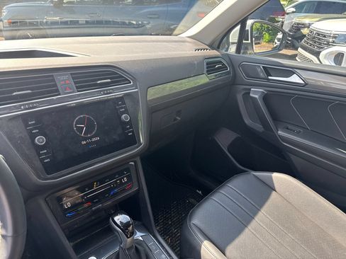 Certified 2024 Volkswagen Tiguan SE AWD/4WD image 14