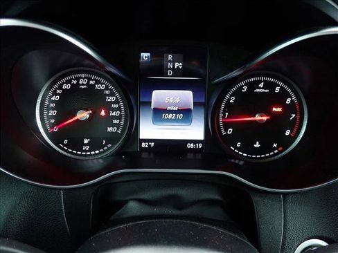 Used 2018 Mercedes-Benz GLC 300 4MATIC image 23