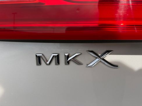 Used 2018 Lincoln MKX Reserve w/ Driver Assistance Package image 24