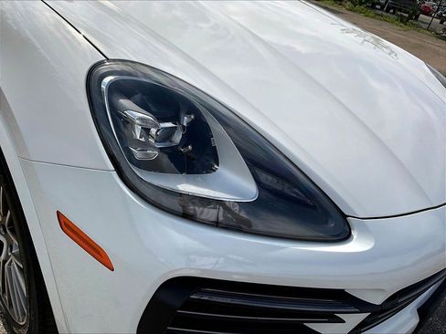 Used 2022 Porsche Cayenne AWD/4WD image 30
