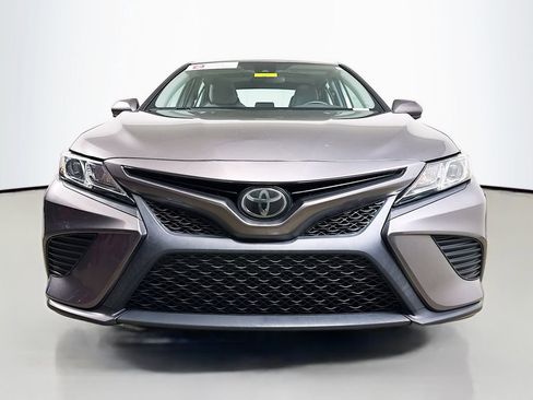 Certified 2020 Toyota Camry SE FWD image 2