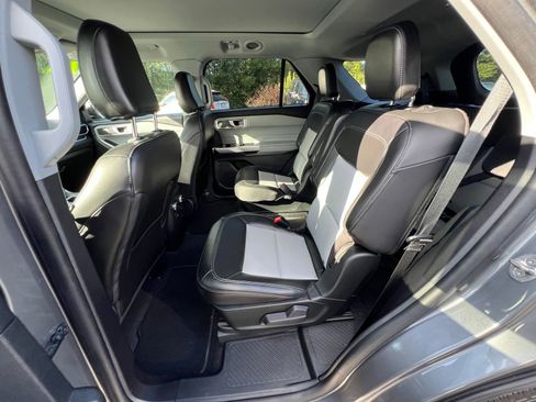 Used 2022 Ford Explorer XLT w/ Equipment Group 202A image 20