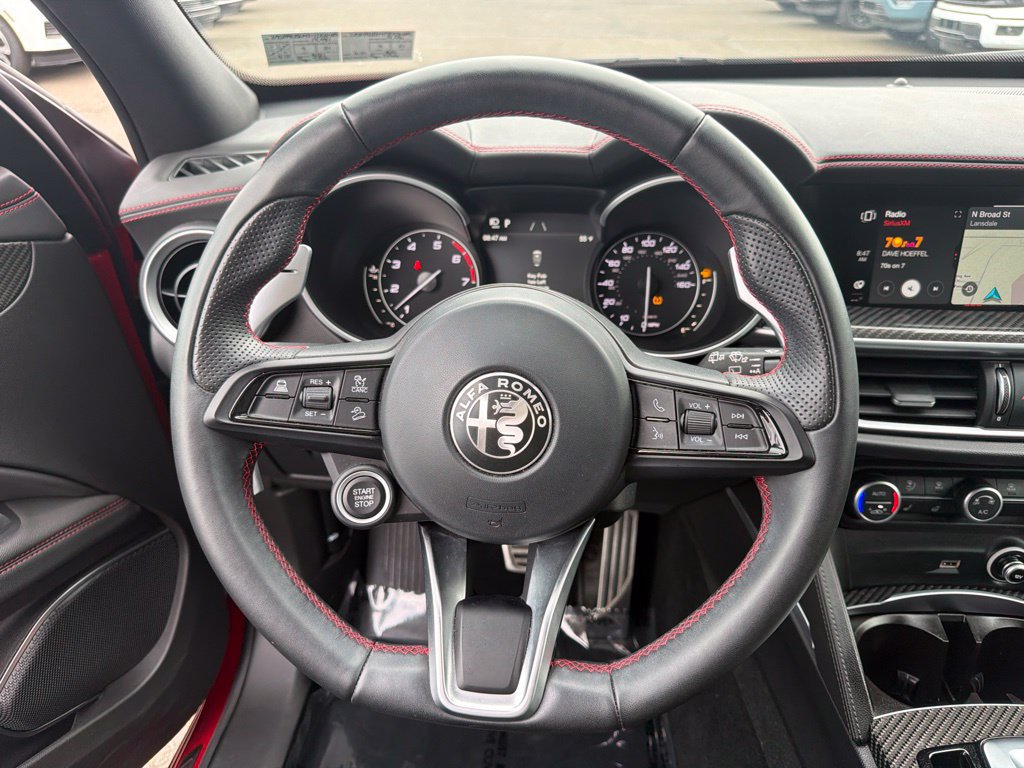 Used 2023 Alfa Romeo Stelvio Estrema AWD/4WD image 22
