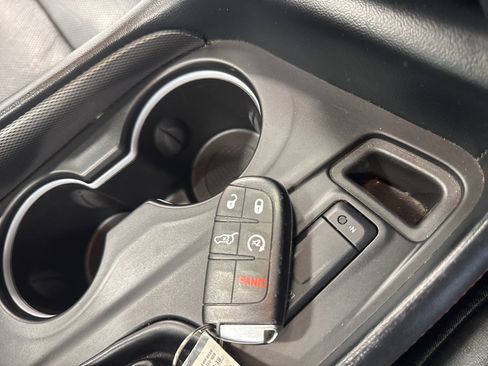 Used 2023 Dodge Durango R/T image 33