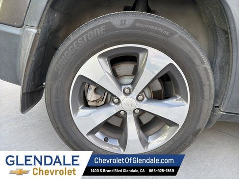 Used 2019 Jeep Cherokee Limited w/ Trailer Tow Group image 27